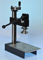 Lever press with pressure limiter